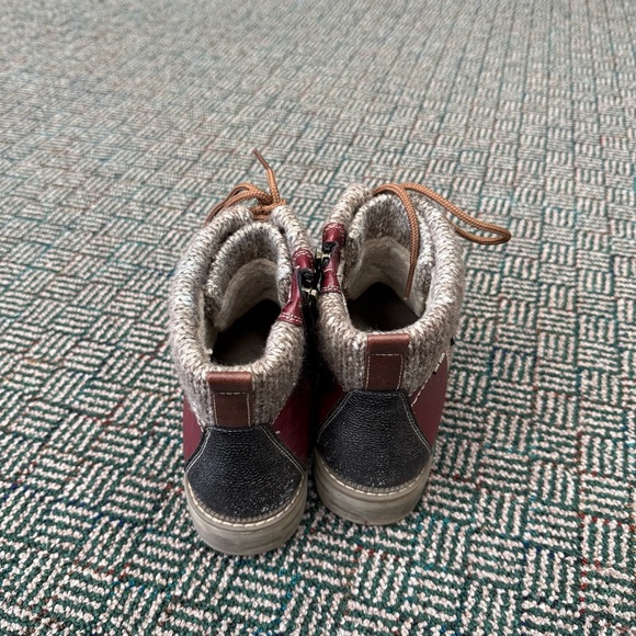 Spring Step Boots - Picture 3 of 8